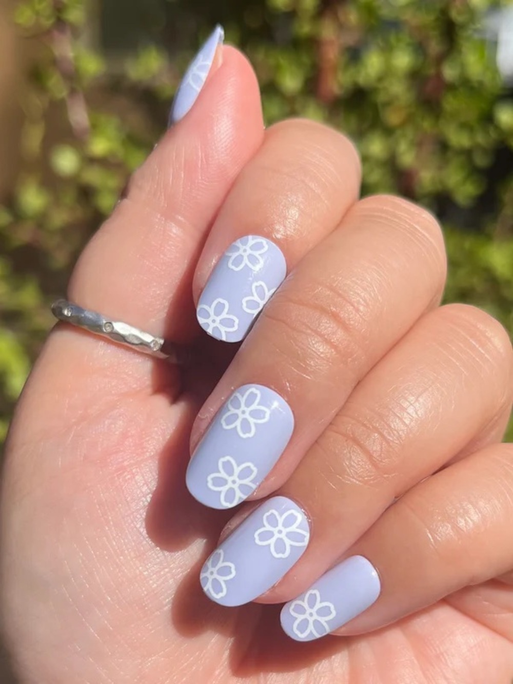 Olive & June Short Round Floral Doodle Press On Nails